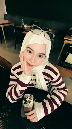 cinta merah jambu