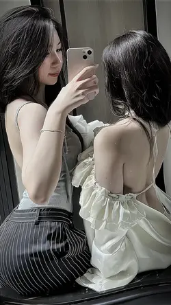 2 ảnh cuốn