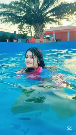 Summing Pool SlowMo 