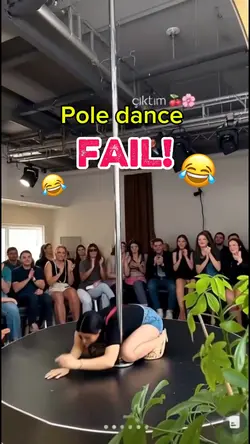 Pole dance fail 