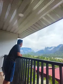 terlalu cinta