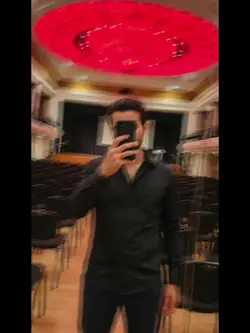 Beat-Sync Urban Selfie Edit