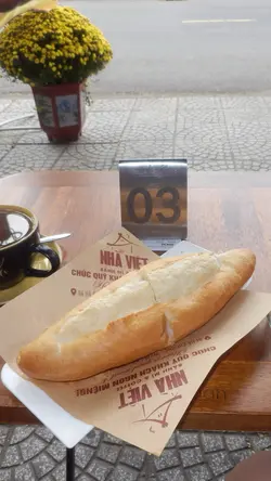 stand banh mi