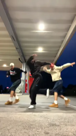 DANCE SLOWMOTION