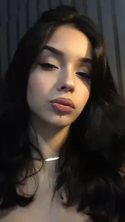 Senta olhando pra mi