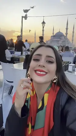 Ella volvio