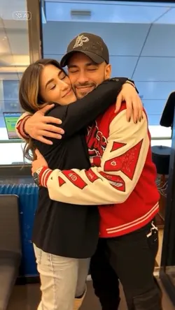 HUG COUPLE 
