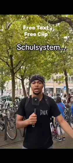 nimmt es mit Humor 