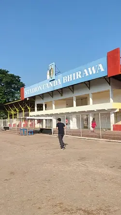 Beradu gengsi