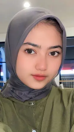 senyum manis