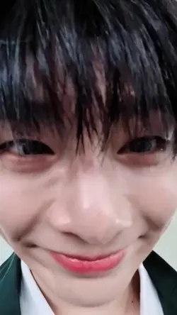 👁️👅👁️