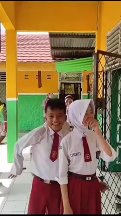 bocil SD kasih bunga