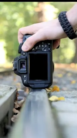 DSLR camera 