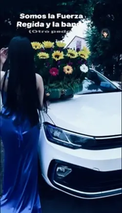 🎓