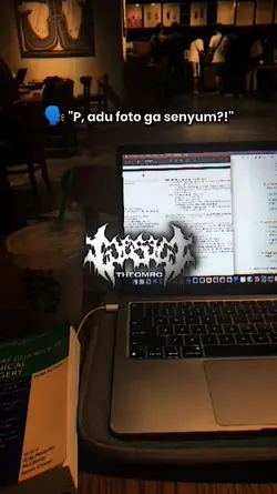 P adu foto ga senyum