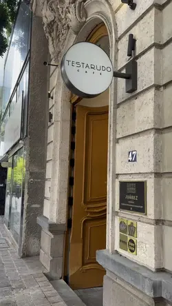 Testarudo cafetería