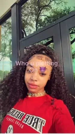 Who u plotting on