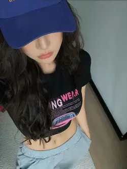 1 pic