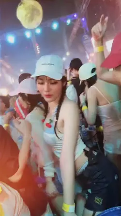 ร๊อคกันตุ๊ดได ตึงๆ