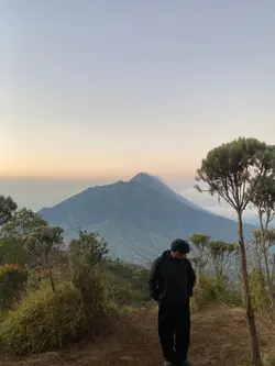 naik gunung
