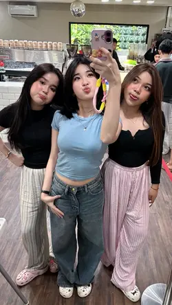 Curi curi pandang