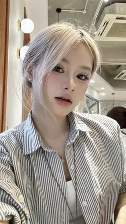2 ảnh nhạc cuốn