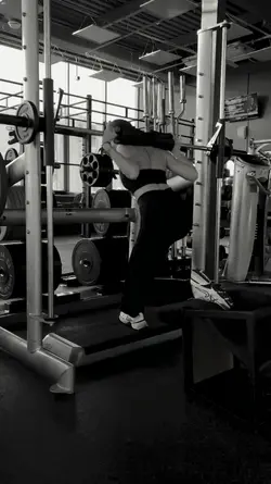 gym dark aesthetic