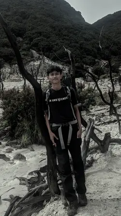 2 foto glitch sad