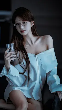 Hôm nay tháng 8 về