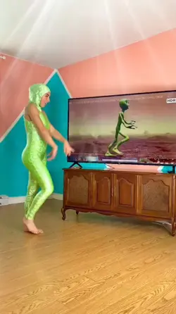 Alien dance