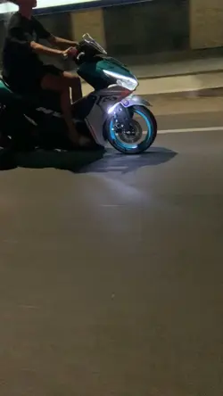 slomo motor kece 