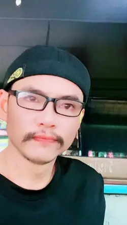 คิ้วนิดๆหนวดหน่อยๆ