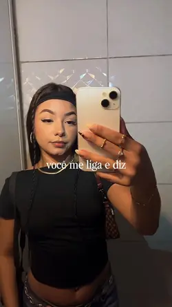 você me liga e diz