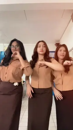 SLOWMO BERDANSA DAN