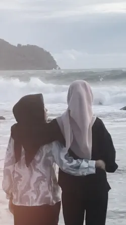 VIDEO RANDOM BESTIE