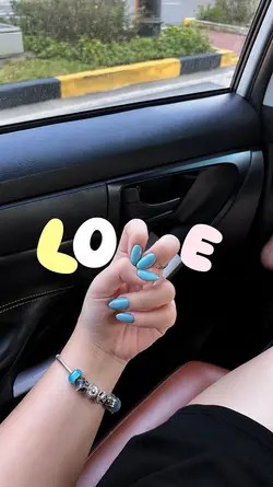 GHÉP TAY CHỮ LOVE