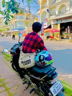 ធ្វើការថែមម៉ោ9:00យប់😉😓