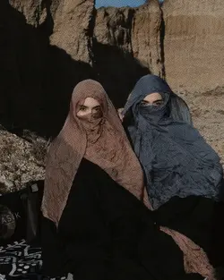 بتبعد ليه