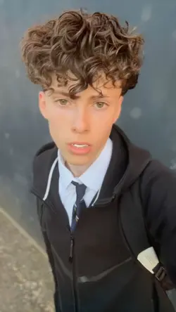 6 clips 🦦