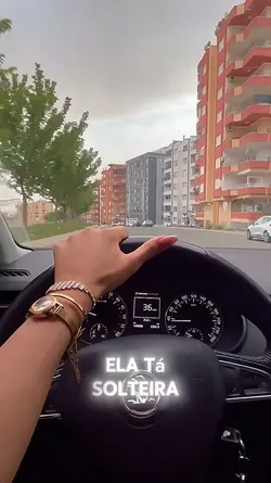 Ela tá solteira 