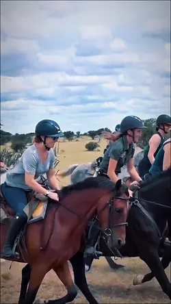 montado a caballo