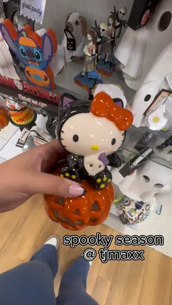 spooky szn loading👻