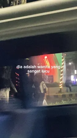 dia adalah wanita