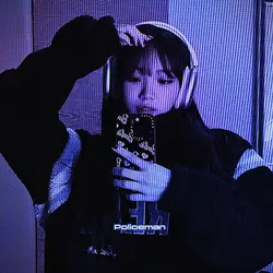 Kim Chaewon blur