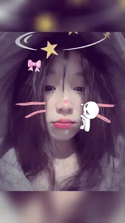 Trend Cắn Má Cute