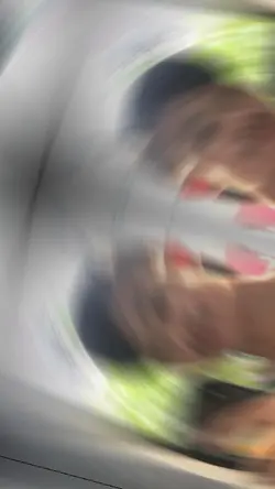 แต่เธอไม่มอง