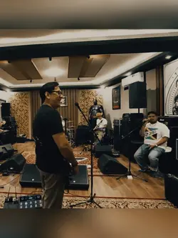 bukan diriku rigen 