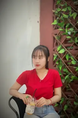 ប្រពន្ធកំសត់..ស្រី