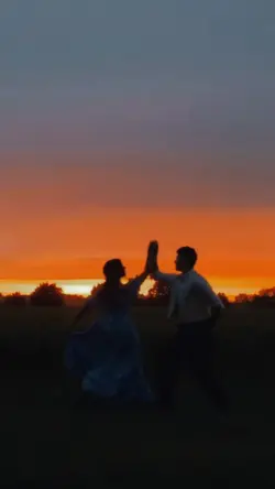 SLOWMO ROMANCE 