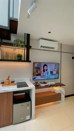 CINEMATIC HOUSE 